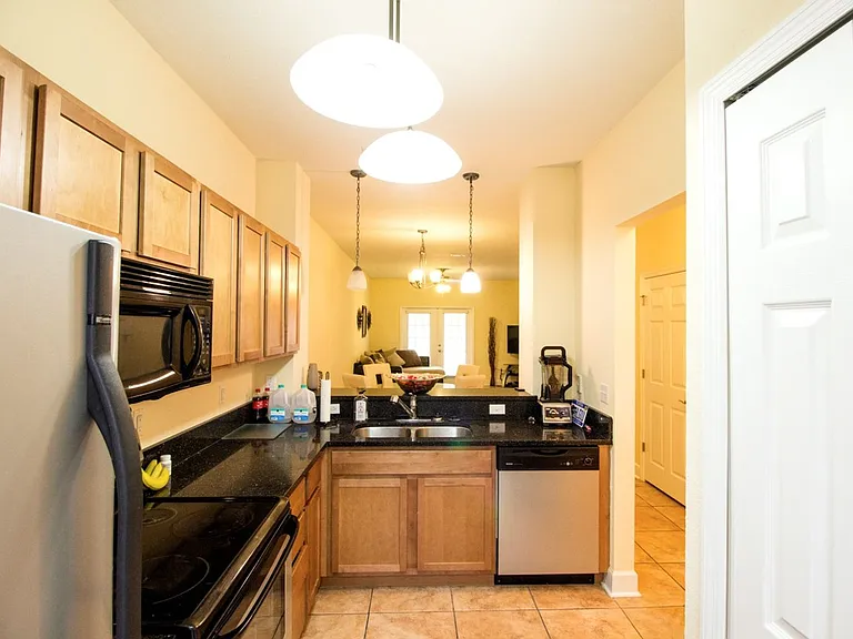2508 SW 35th Pl #K65 — Photo 4