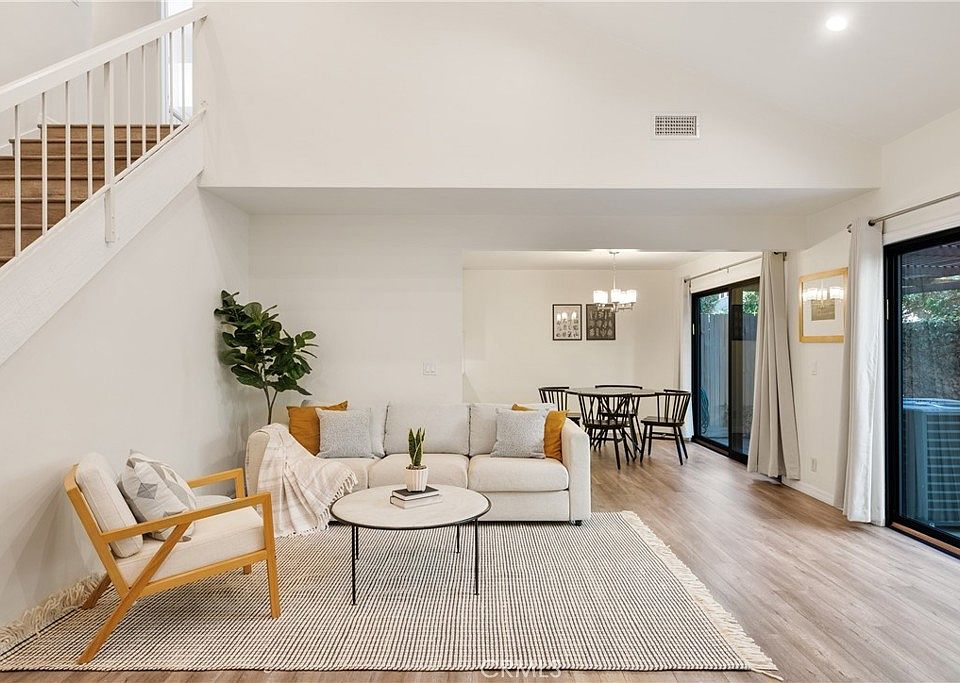 1st image of 642 W Huntington Dr Unit 6