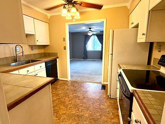 2nd image of 2732 Manoomin Pl