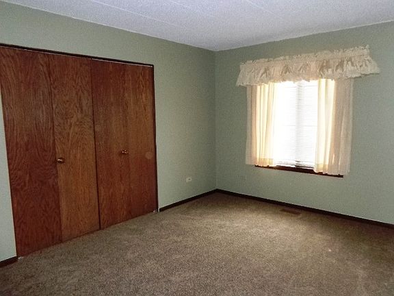 3rd image of 13200 S Oak Hills Pkwy APT 1B