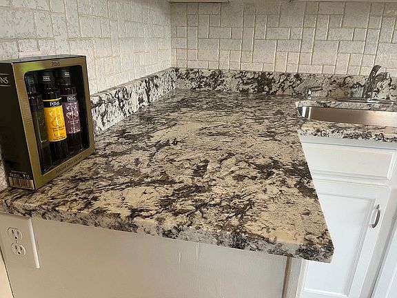 Kitchen granite