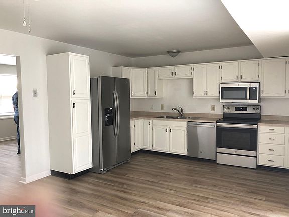 3rd image of 5220 Daffodil Dr