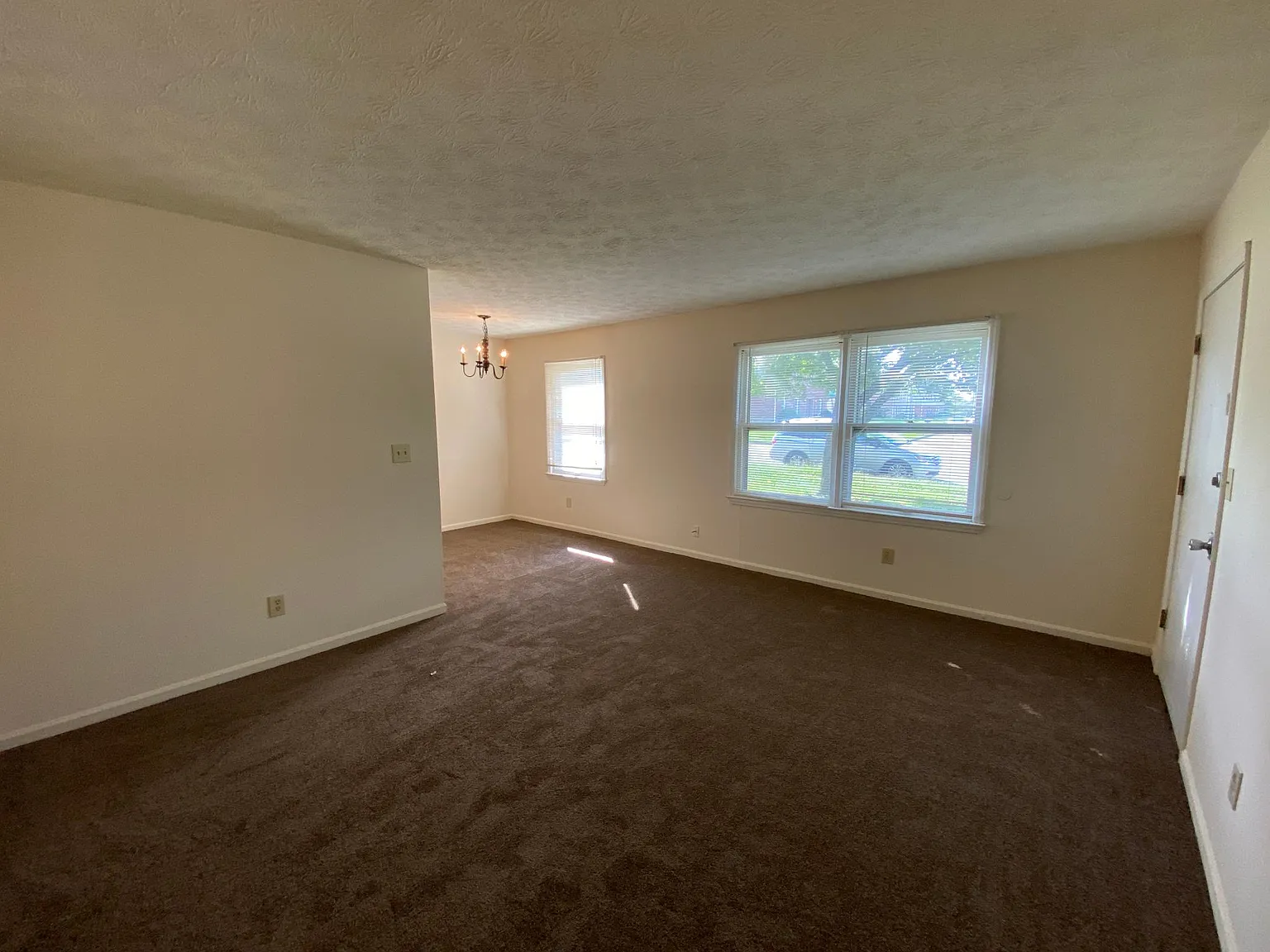 2 bed, 910 sqft, $1,050 — Photo 1