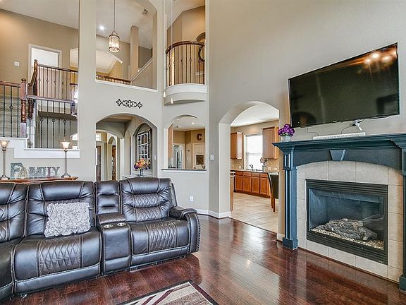 4th image of 5211 Pilgrim Oaks Ln