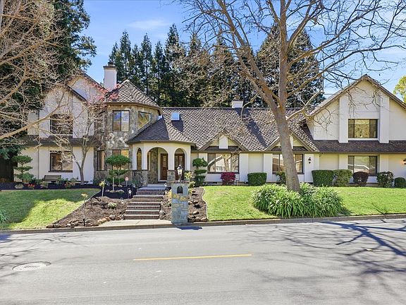 3rd image of 5212 Blackhawk Dr