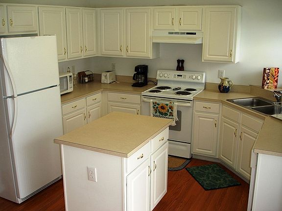 3rd image of 2816 Summergrove Ct