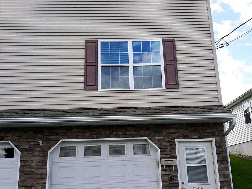 1st image of 346 Main St