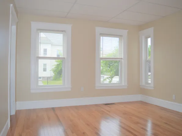 98 West St, Worcester, MA