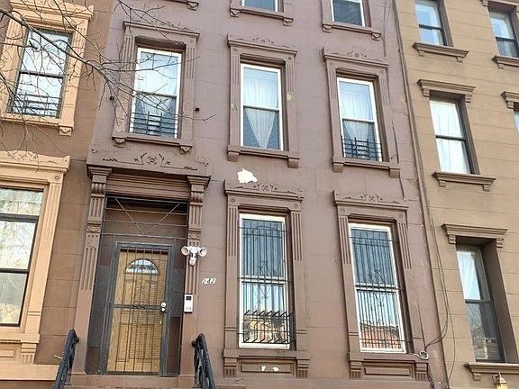 3rd image of 242 Vernon Ave #2