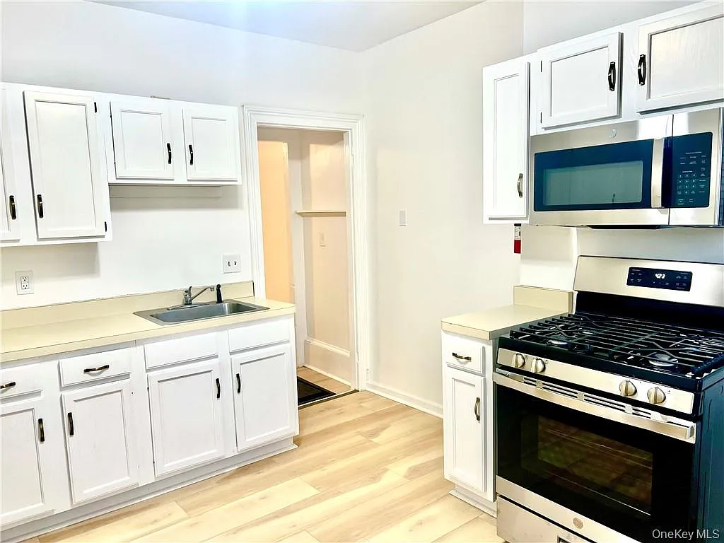 3 bed, 1.0 bath, 1440 sqft, $1,850 — Photo 1