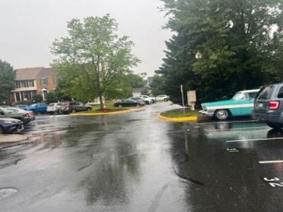 Exterior Neighborhood (street photo)
