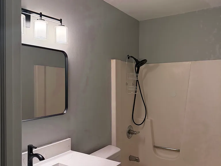1187 N Farnsworth Ave — Photo 5