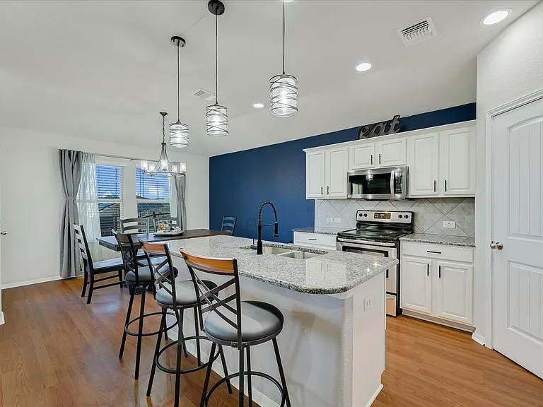 725 Pinnacle Dr — Photo 6