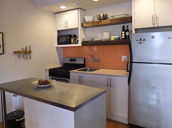 4th image of 300 Graham Ave APT 3C