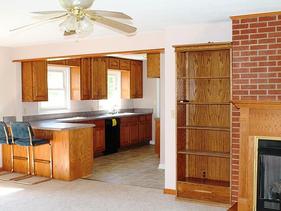 1den open to kitchen