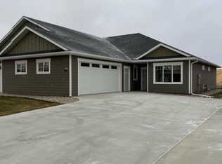 416 Hudson Ave, Volga, SD 57071