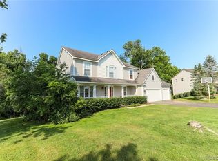 11342 Saddlebrook Cir, Pinckney, MI