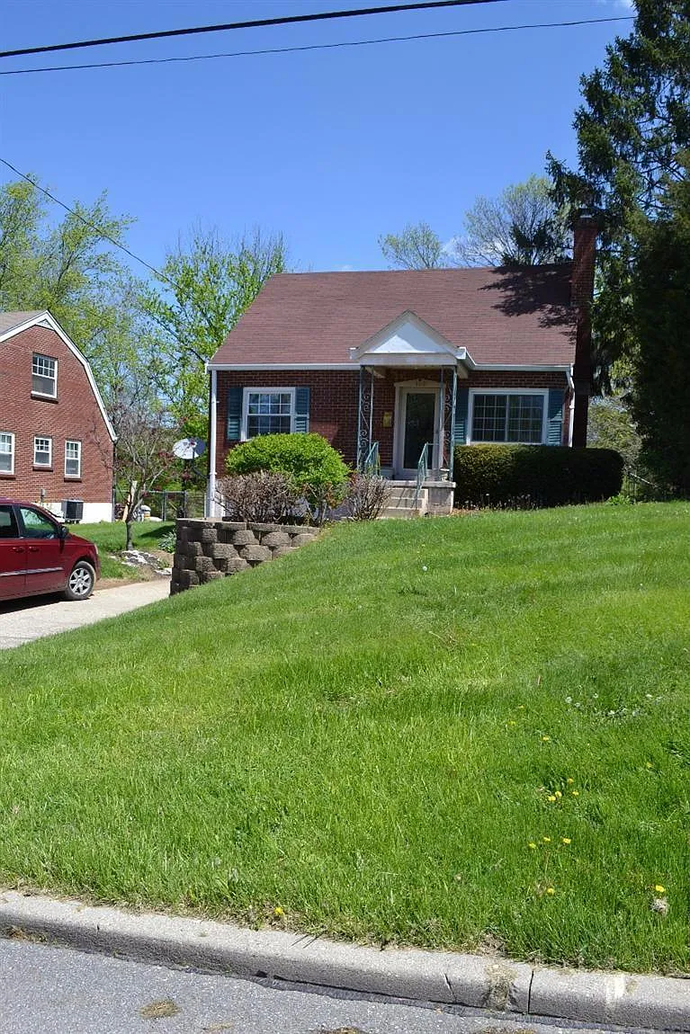 400 McAlpin Ave photo 1