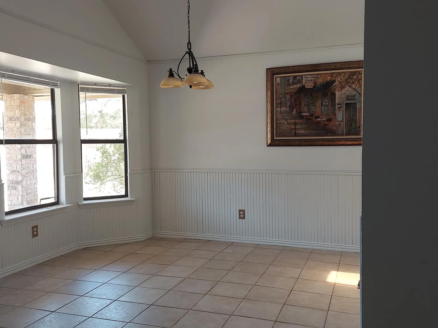 200 James St — Photo 2