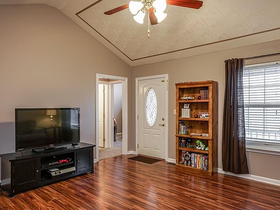 594 Deer Park Way-10