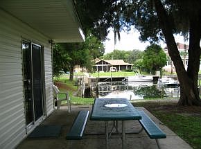 3rd image of 10 SE Kings Bay Dr