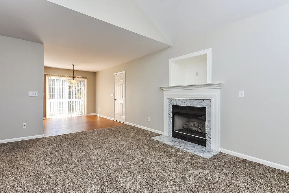 3 bed, 2.0 bath, 1400 sqft, $1,880 — Photo 4