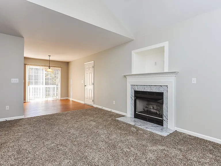 616 Groveton Trl — Photo 4