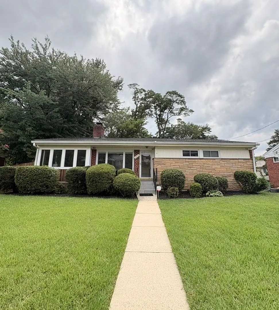 9714 Admiralty Dr , Silver Spring — Photo 1