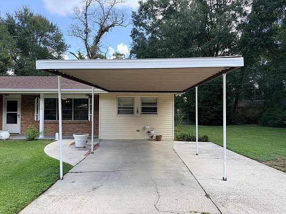 5th image of 110 Huntington Dr