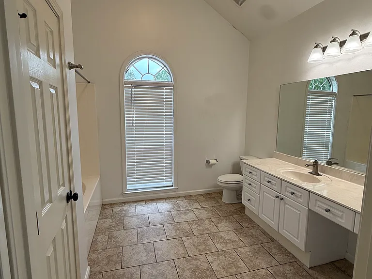 523 Walker Rd — Photo 13