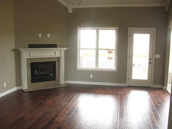 5th image of 70 Franklin St