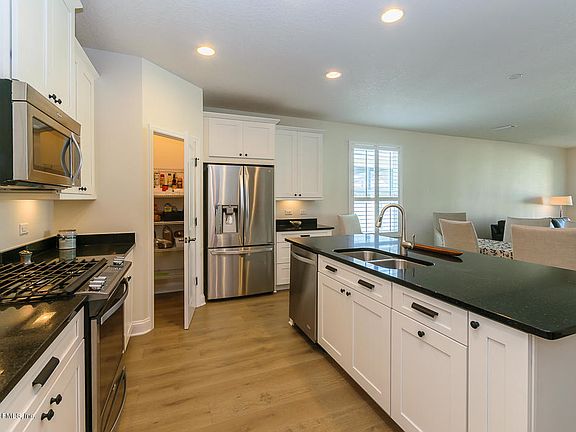 5th image of 14079 Prater Ct