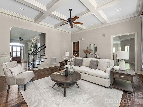 3rd image of 8325 Curico Ln