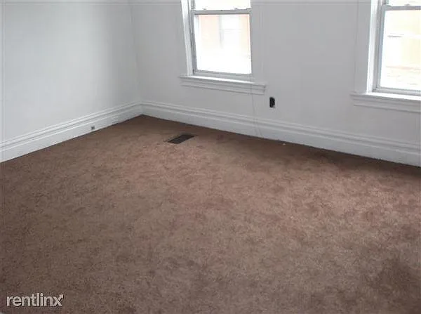2 bed, 1.0 bath, $900 — Photo 4