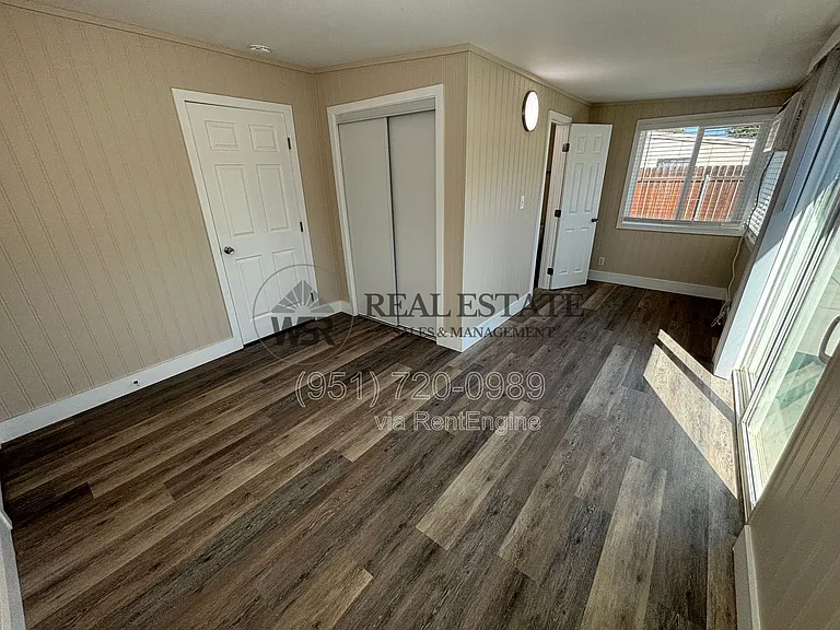 3845 Strong St — Photo 13