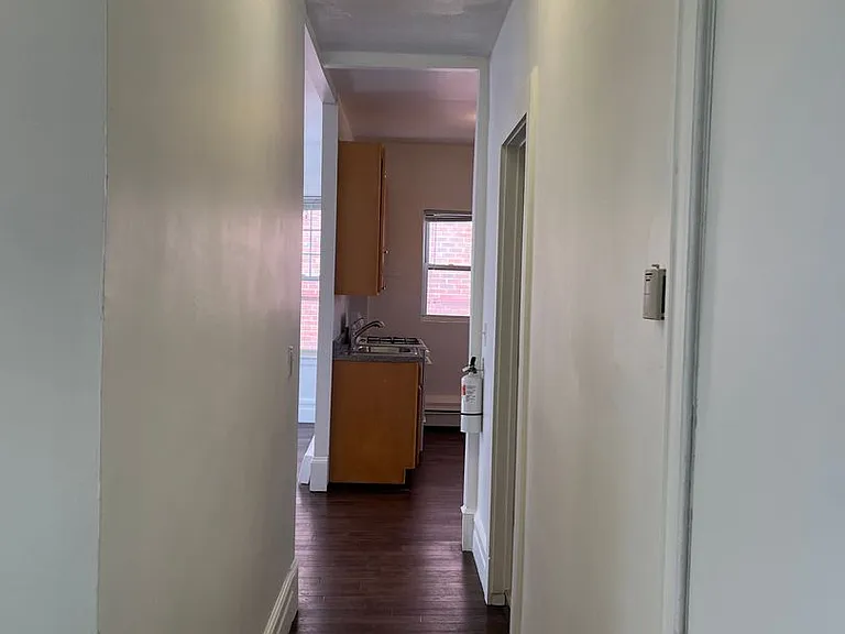 513 Bangs Ave — Photo 8