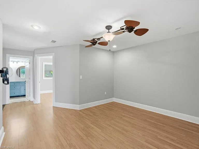 4920 Shady River Ln — Photo 29