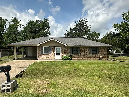 208 Arpent St Photo 1
