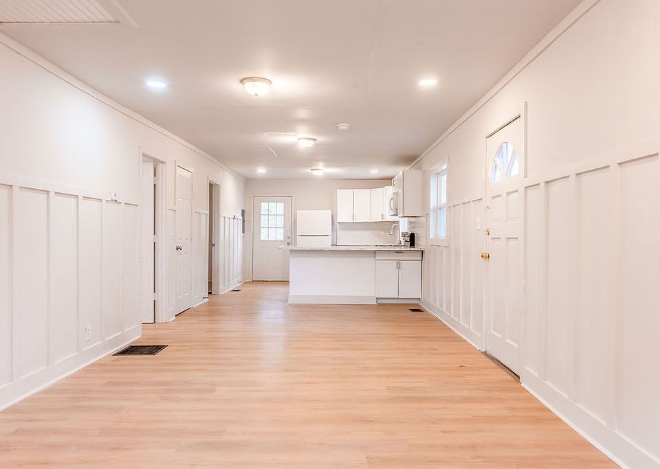 1st image of 80 Menefee St