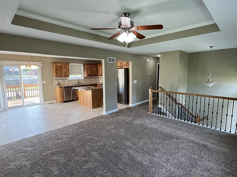455 Ash Ct — Photo 4
