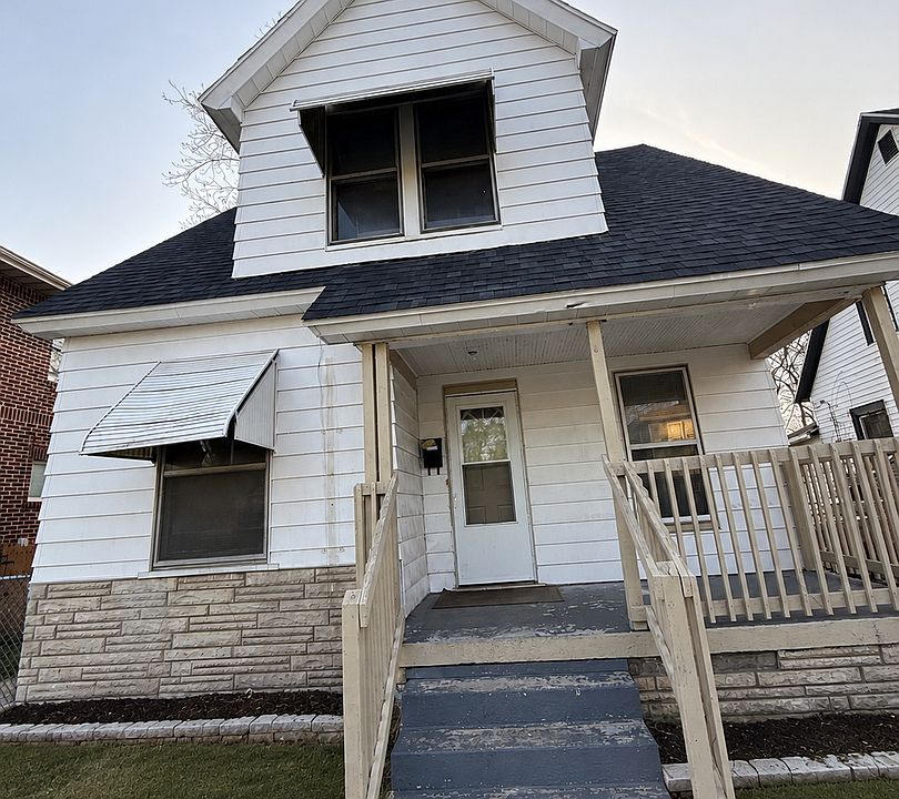 1st image of 129 N Olive St