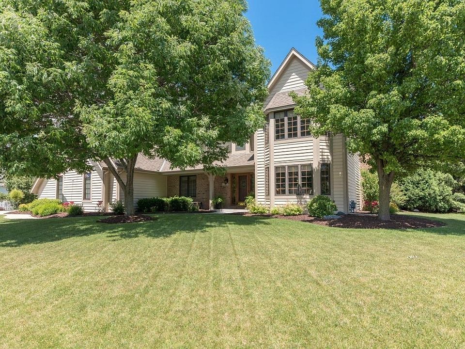 1st image of 572 Cottonwood Ln