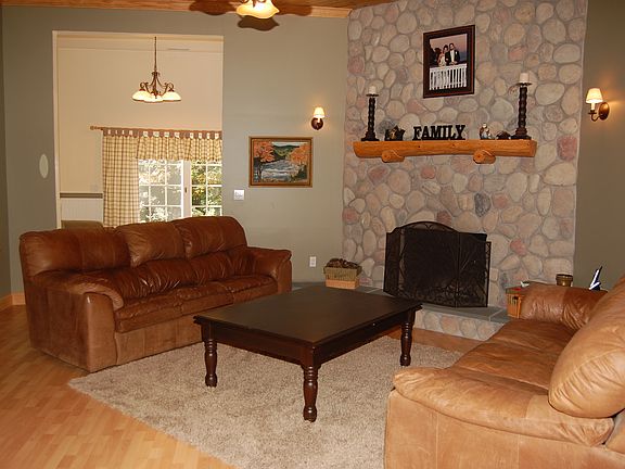 2nd image of 15 Country Club Dr