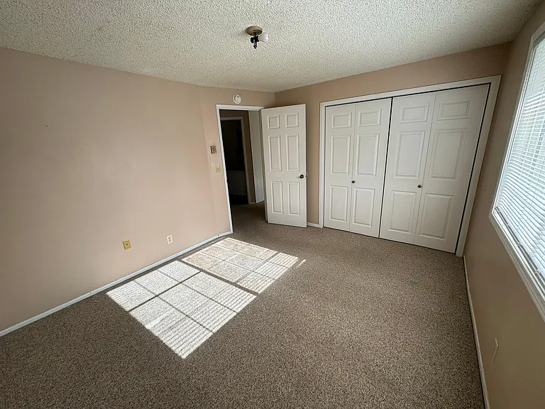 1042 N 17th St #3 — Photo 11