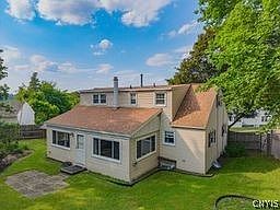 5th image of 155 Vieau Dr