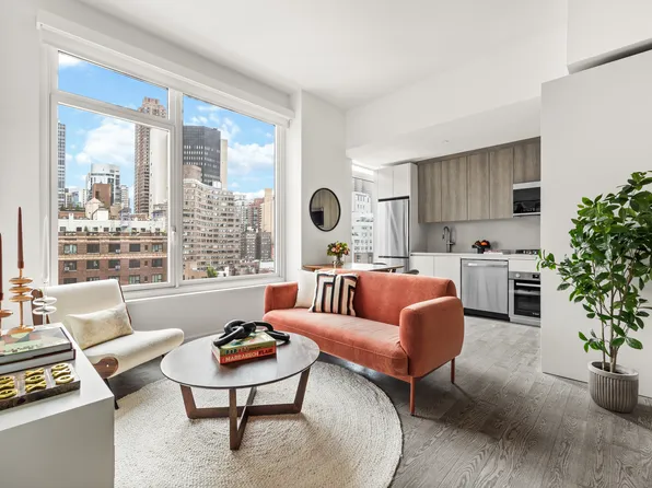 509 Third Avenue 5M image 1 of 18