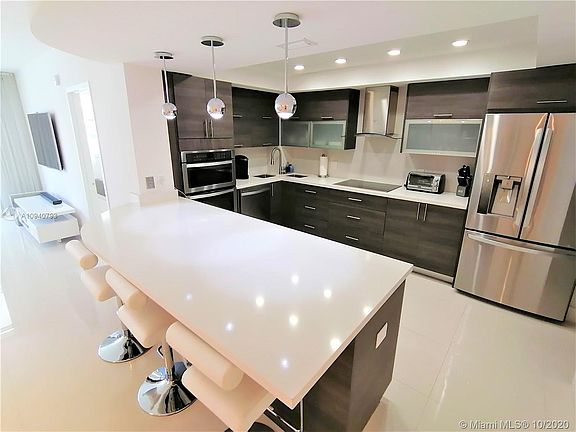 3rd image of 5825 Collins Ave APT 9D