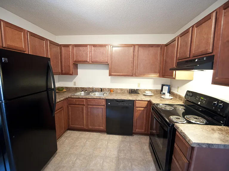 Foxcreek Apartments — Photo 4