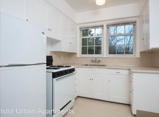 5520 NE Sandycrest Ter APT 4, Portland, OR 97213