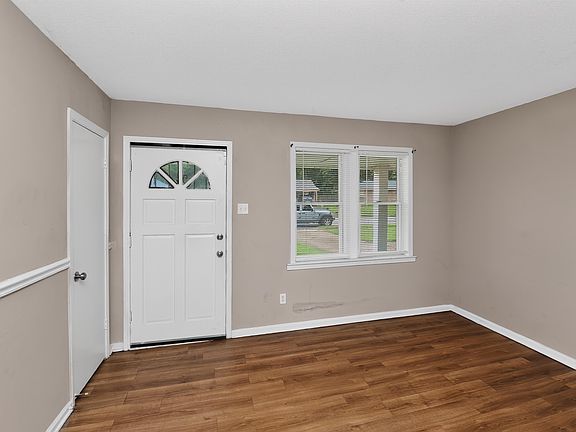 4th image of 5042 Andover Dr
